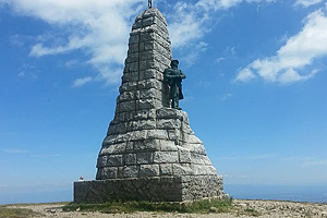 Памятник Белой Горячке (Monument des Diables Bleus). Озеро Балон (Эльзас)