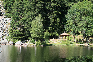 Беседка на озере Фишбёдль (Эльзас)