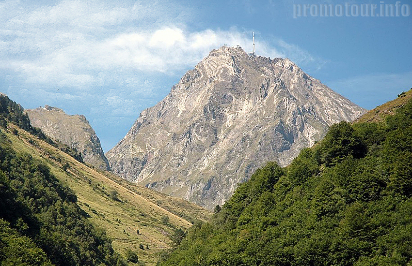 Центральные Пиренеи. Горы. Пик Миди де Бигор (Pic du Midi de Bigorre). Высота: 2877 м.