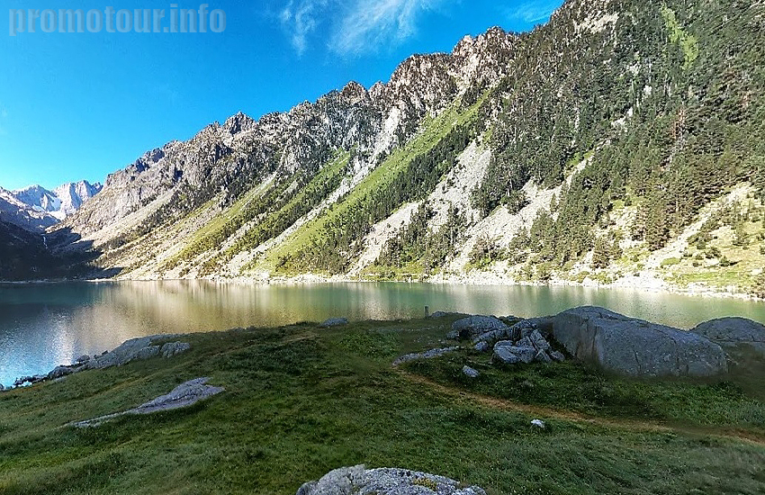 Центральные Пиренеи. Озеро Гоб (lac de Gaube). Площадь: 0,19 кв.км. Высота: 1725 м.