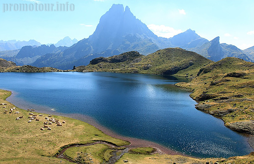 Центральные Пиренеи. Озеро Женто (lac Gentau). Площадь: 0,093 км.кв., глубина: до 20 м.