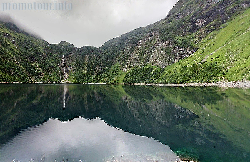 Центральные Пиренеи. Озеро Д-Оо (lac D Oo). Площадь: 0,42 км.кв., глубина: 12 м.