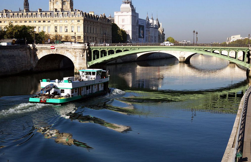 Река Сена (Seine) в Париже: мост Нотр-Дам (Pont Notre-Dame)