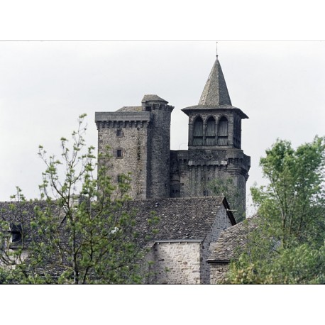Укрепленная церковь Сент-Радегонд (Église fortifiee Sainte-Radegonde): Сент-Радегонд, Авейрон